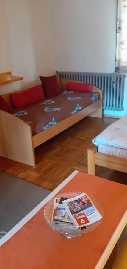 Guesthouse Nina SJJ Eksteriør billede